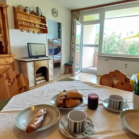 Apartment Elisabeth Haus Kmb Seeappartement Am Ossiacher Mit Direktem Seezugang, Hallenbad