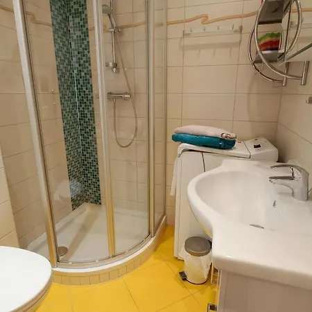 Elisabeth Haus Kmb Seeappartement Am Ossiacher See, Hallenbad, Skiarena Gerlitzen Apartment
